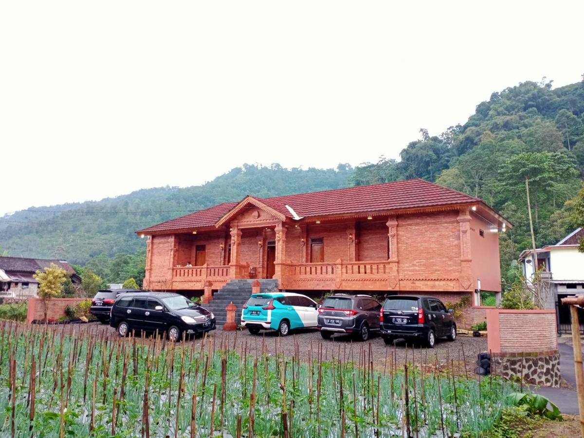 Villa Pringgitan Tawangmangu Zewnętrze zdjęcie